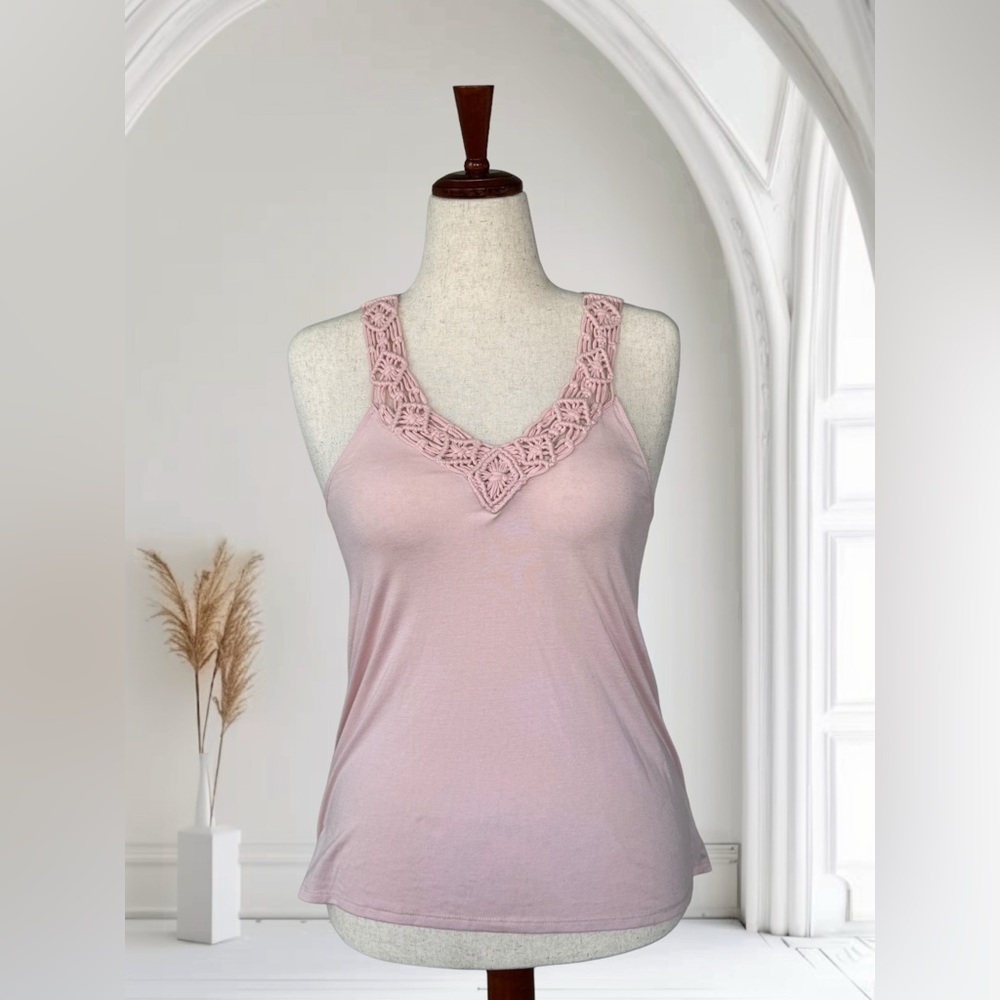 American Eagle Crochet Neck Tank Top with Fringe Details in the back - Picture 2 of 4